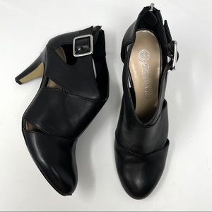 Bella Vita Cut Out Heeled Booties Size 7 1/2